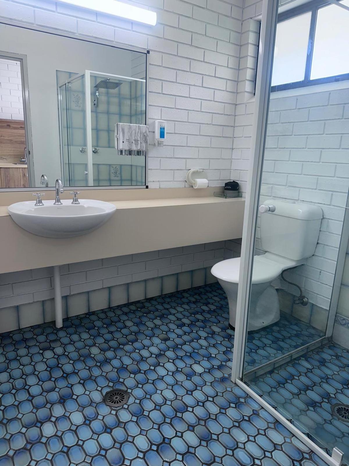 Albury Garden Court Motel Екстер'єр фото